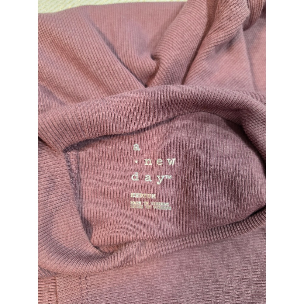A New Day Womens Mock Neck Ribbed Top Dusty Mauve Purple 3/4 Sleeve Medium - Picture 5 of 5